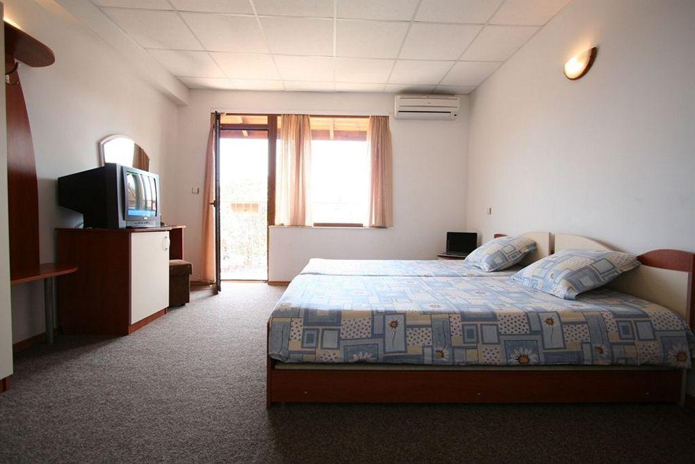 Hotel Kirios 3*